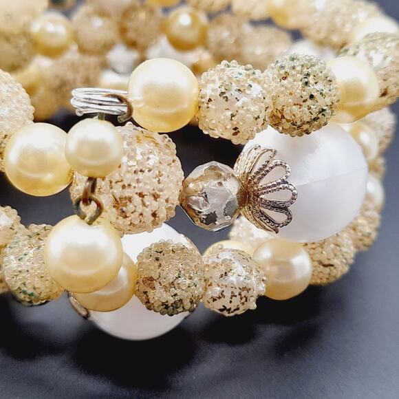Vintage 1950s Beaded Bracelet – Gold & Pearl Memory Wire Wrap - Picture 9 of 9